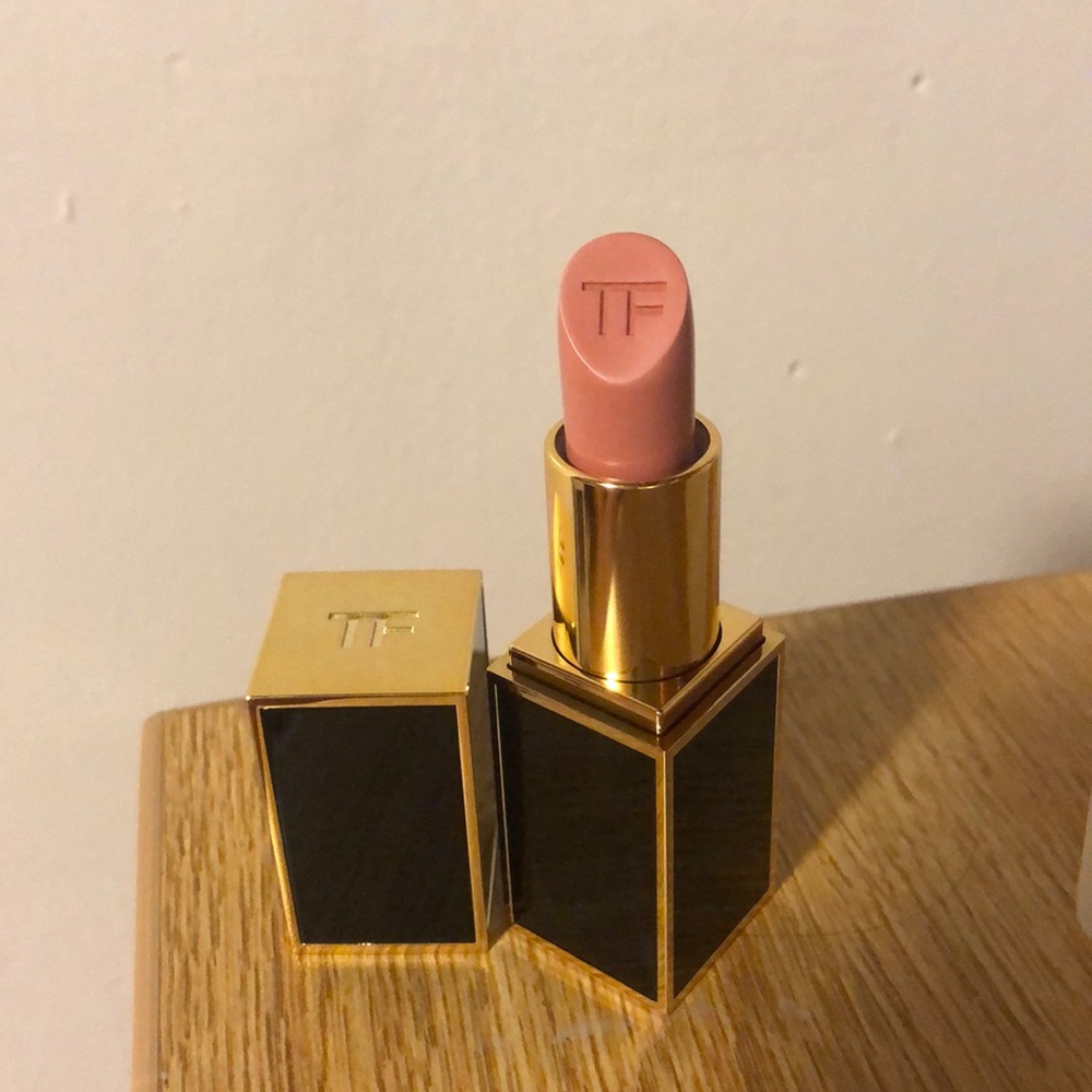 Tom Ford lipstick nude pink